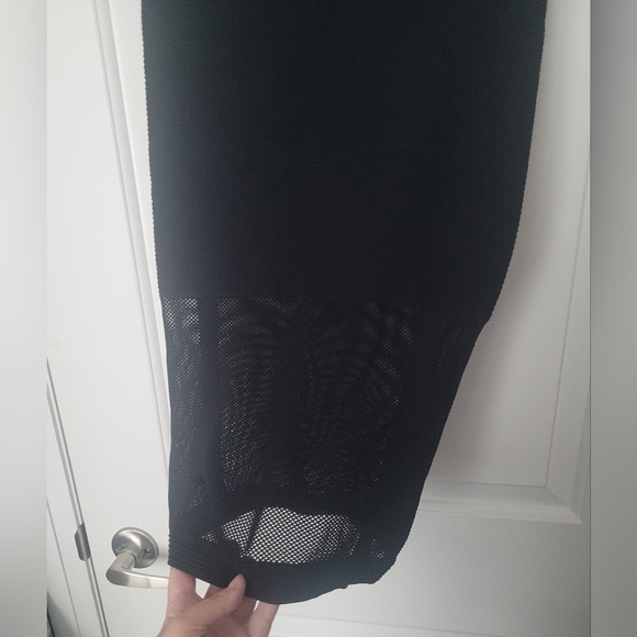 BCBGeneration Mesh/Fish Net Black Stretch High Waisted Skirt Size XS - Picture 4 of 8